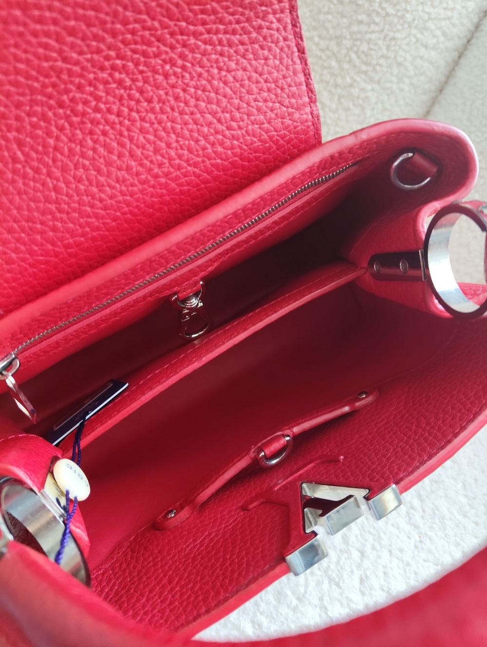 Louis Vuitton Red Capucines Small Top Handle Satchel - Picture 2 of 10